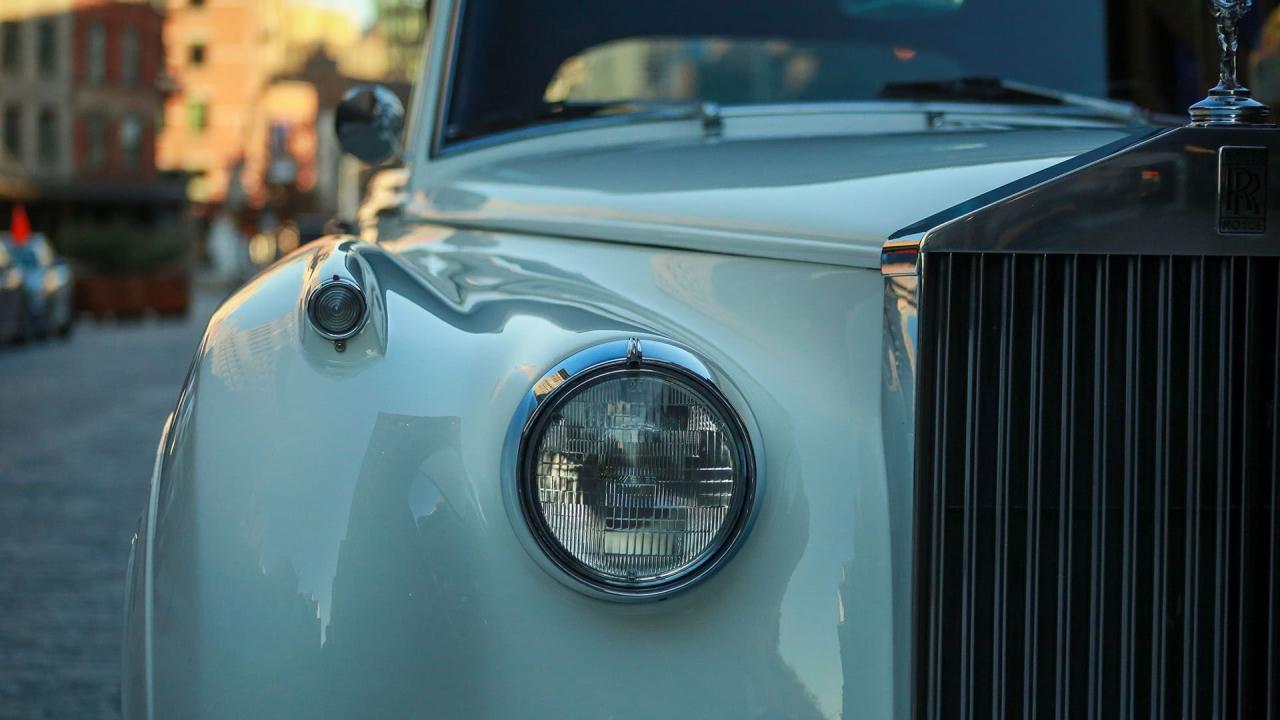 1961 Rolls - Royce Silver Cloud II H.J. Mulliner Drophead Coupe Adaptation