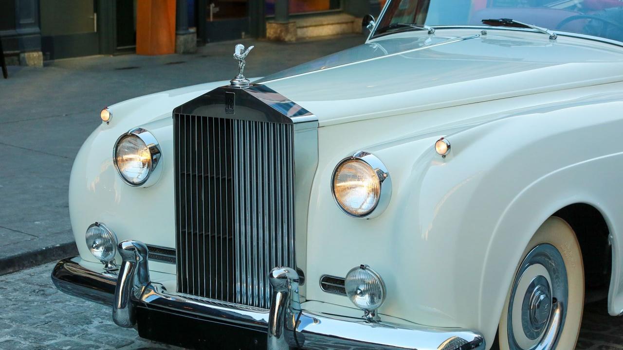 1961 Rolls - Royce Silver Cloud II H.J. Mulliner Drophead Coupe Adaptation