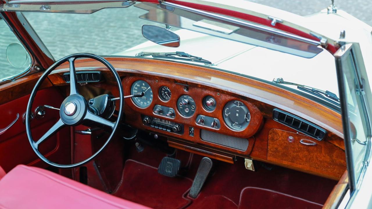 1961 Rolls - Royce Silver Cloud II H.J. Mulliner Drophead Coupe Adaptation