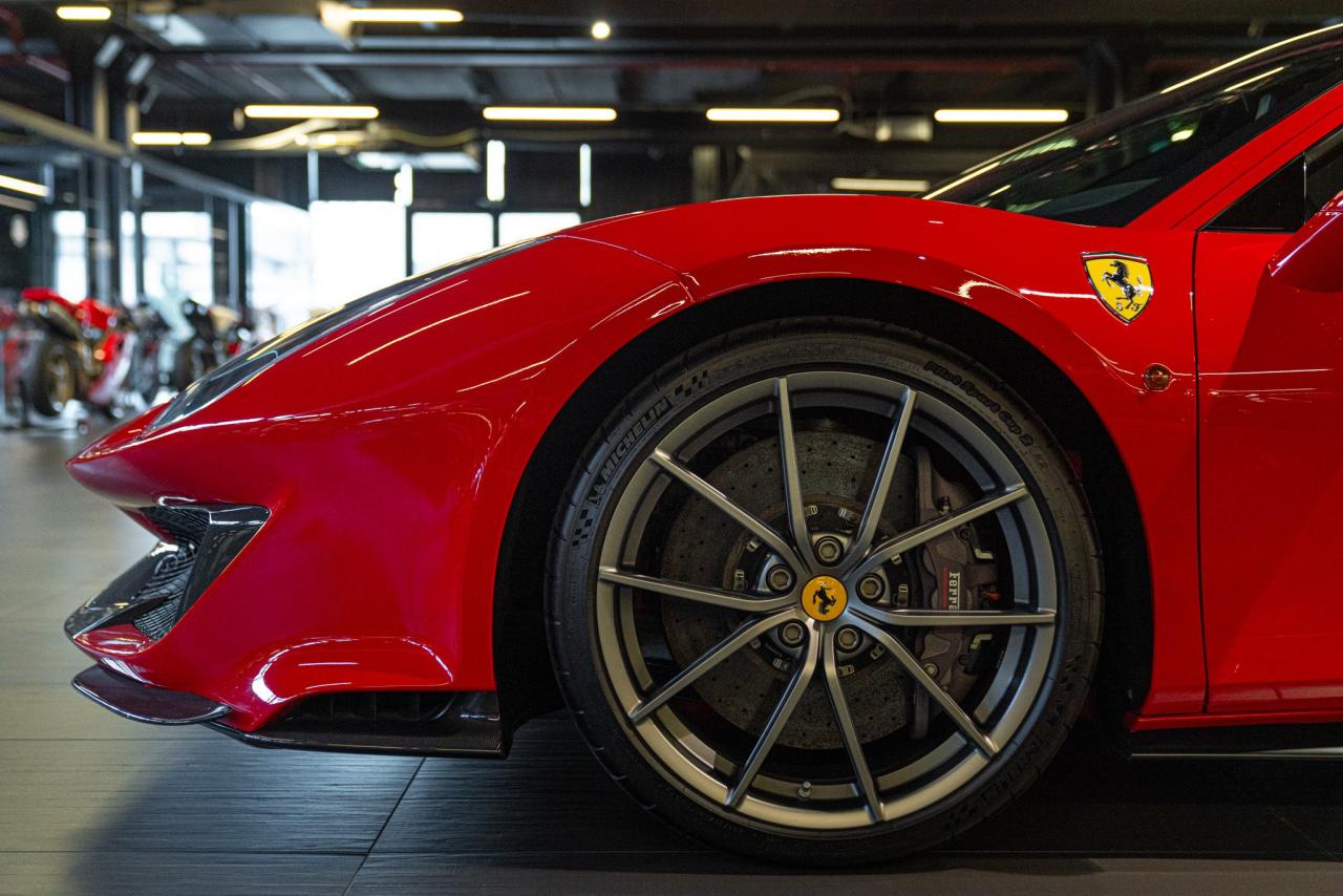 2019 Ferrari 488 PISTA