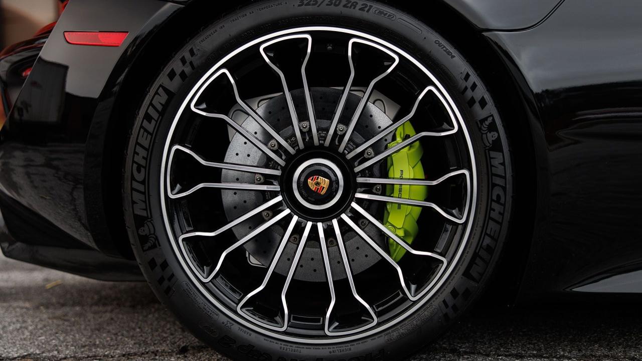 2015 Porsche 918 Spyder