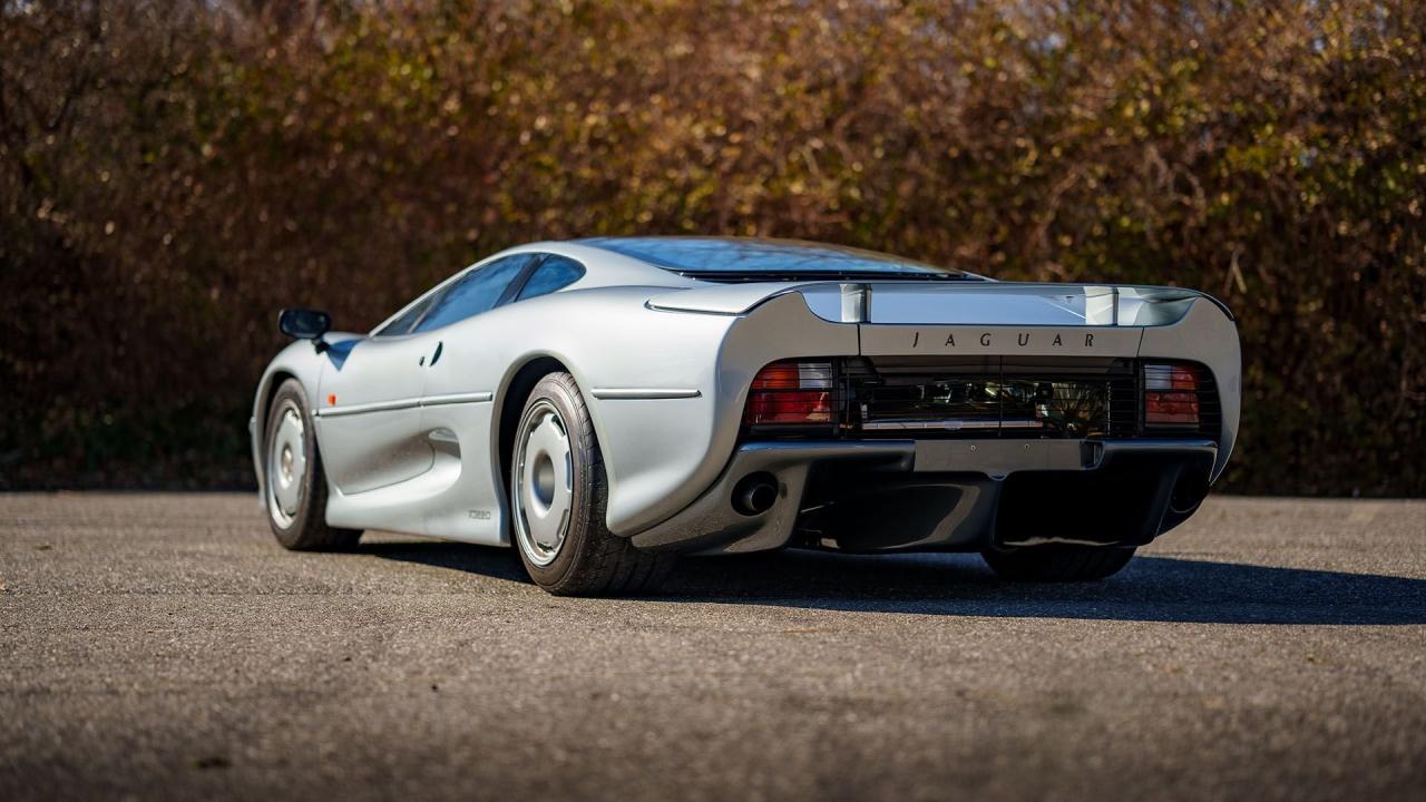 1994 Jaguar XJ220