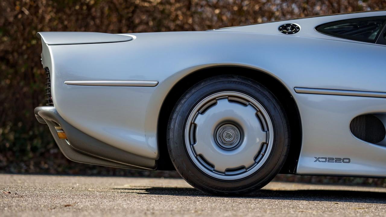 1994 Jaguar XJ220