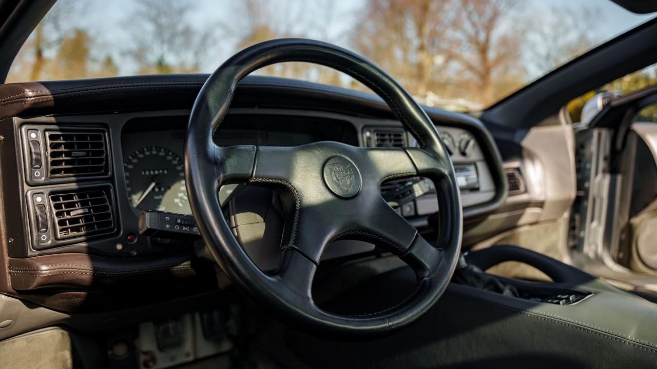 1994 Jaguar XJ220