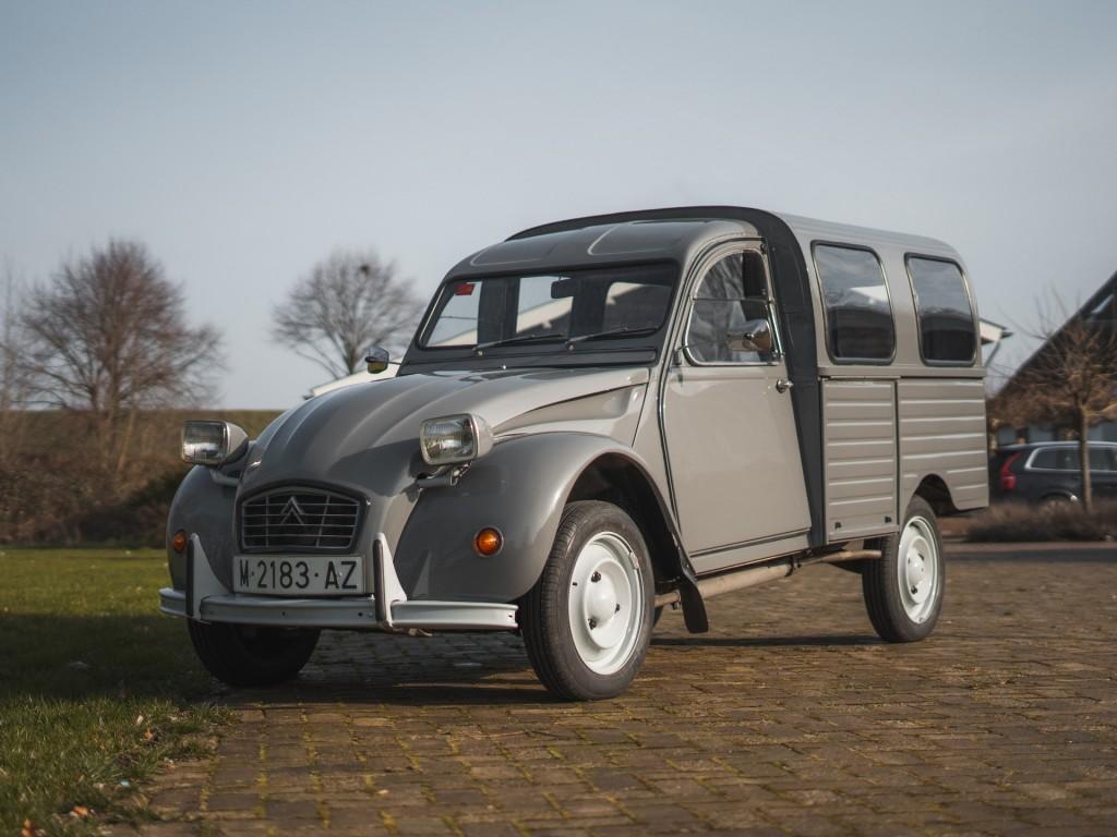 1974 Citro&euml;n 2CV