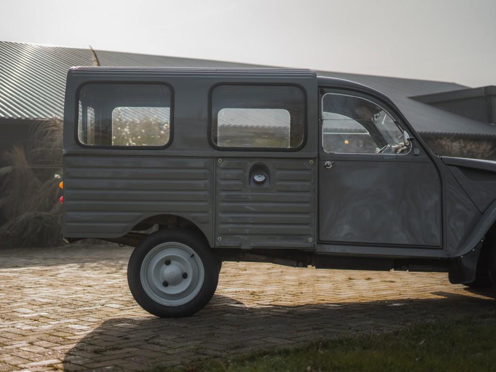 1974 Citro&euml;n 2CV