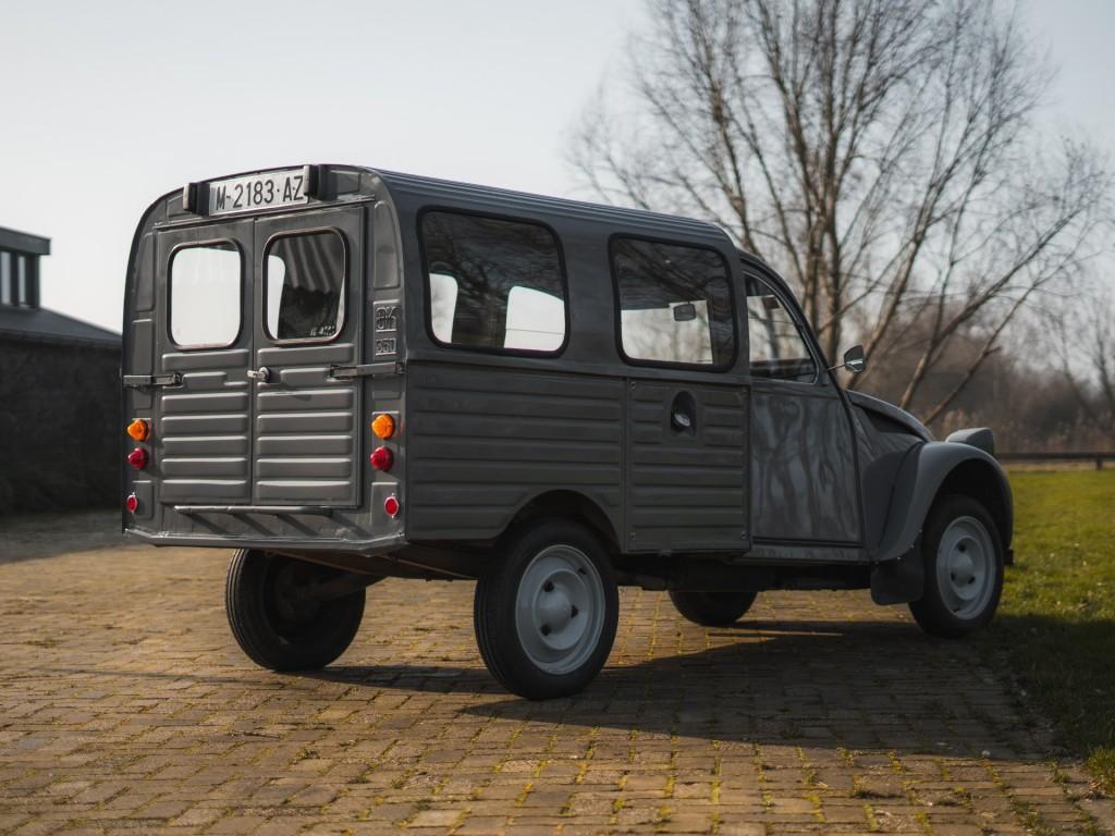 1974 Citro&euml;n 2CV