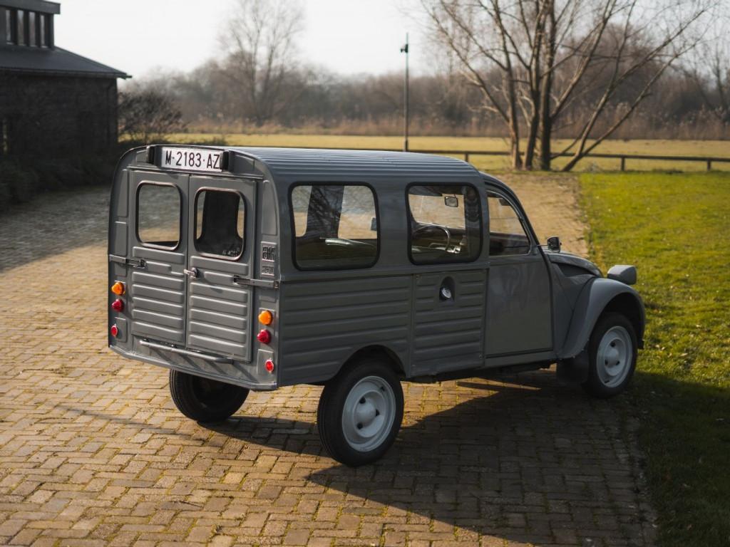 1974 Citro&euml;n 2CV