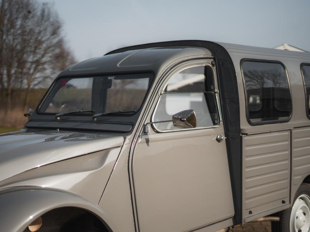 1974 Citro&euml;n 2CV