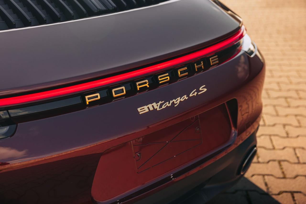 2021 Porsche 911 Targa 4S Heritage Design Edition