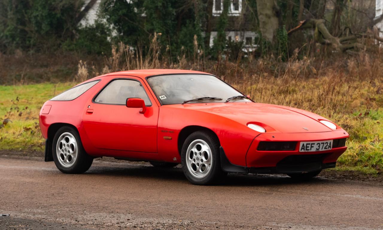 140 Porsche 928