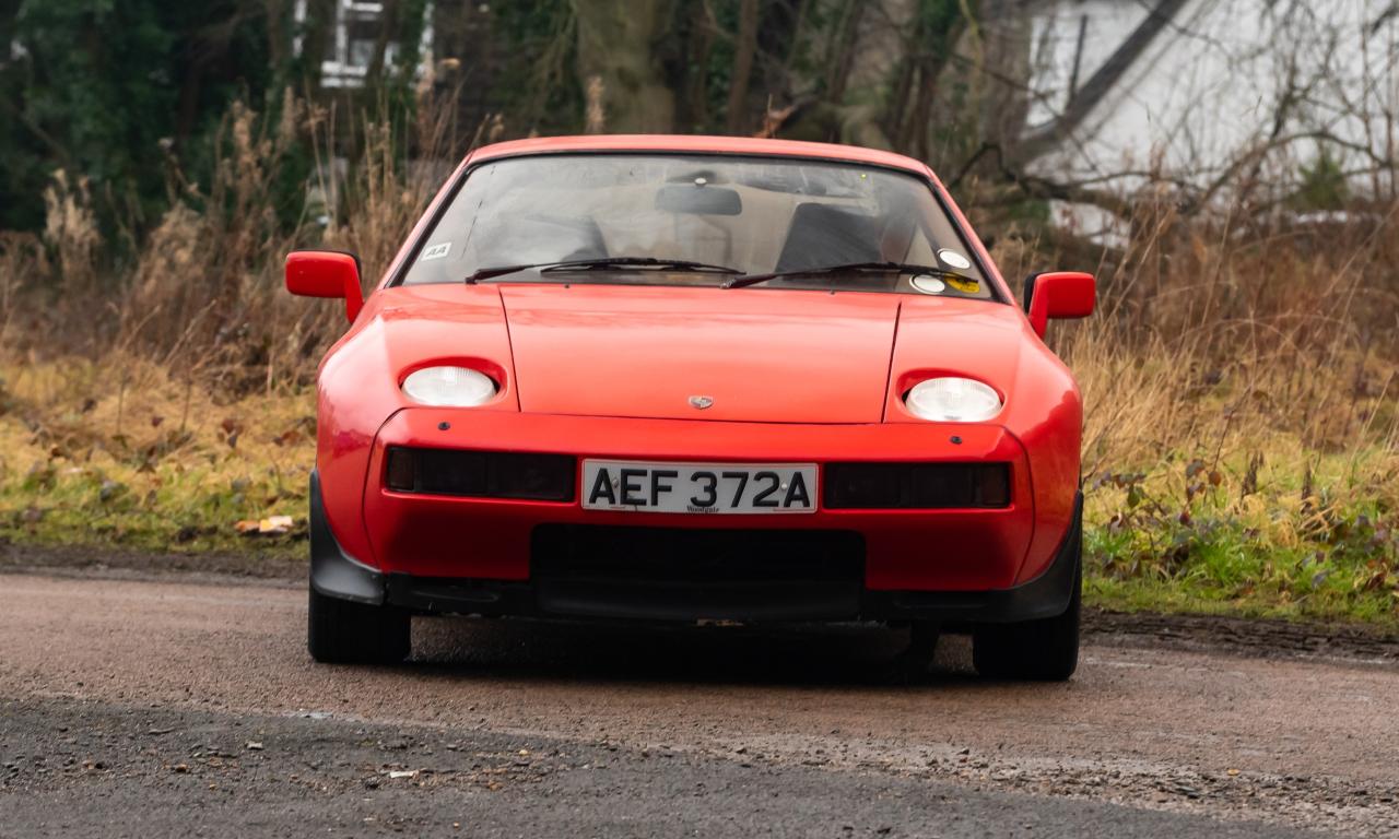 140 Porsche 928