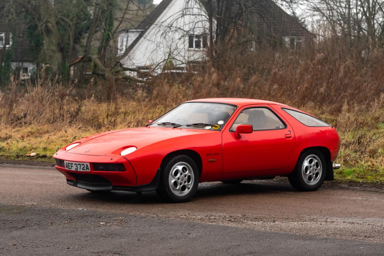 140 Porsche 928