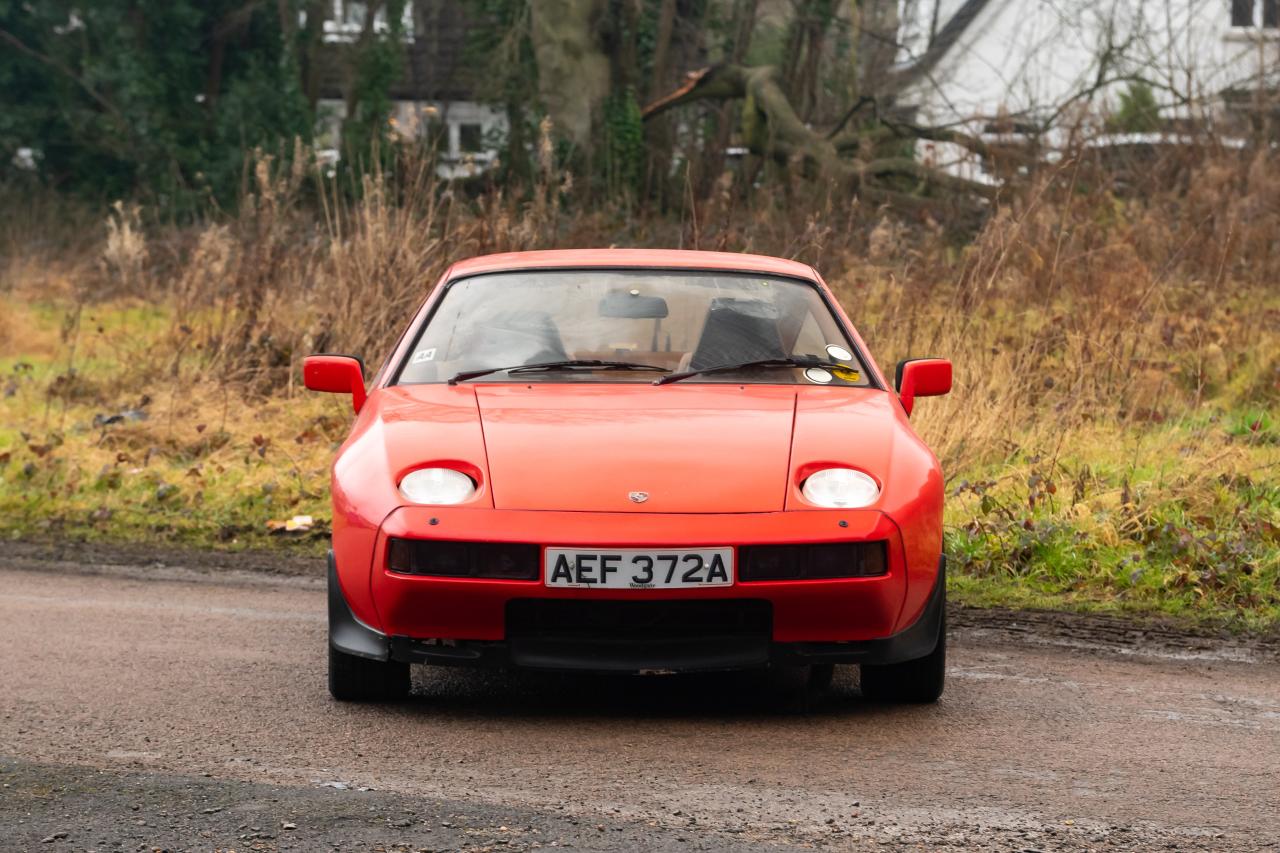 140 Porsche 928