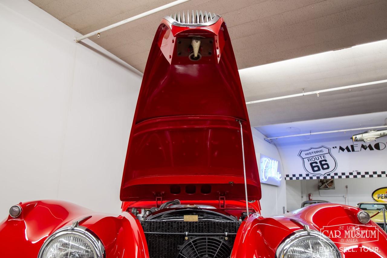 1952 Jaguar XK120 Fixed Head