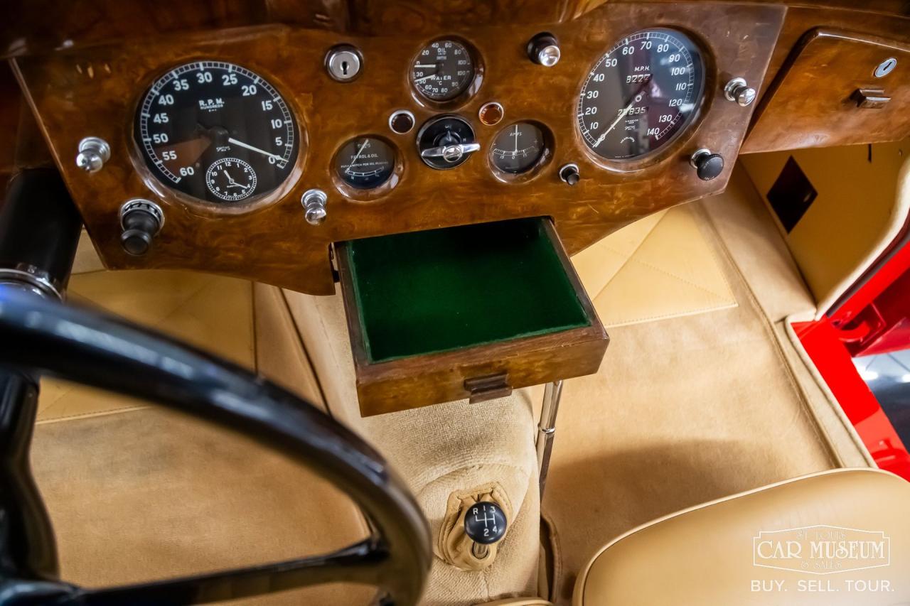 1952 Jaguar XK120 Fixed Head