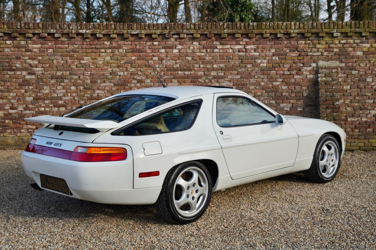1990 Porsche 928 S4 &ldquo;Grandprix Wei&szlig;&rdquo;