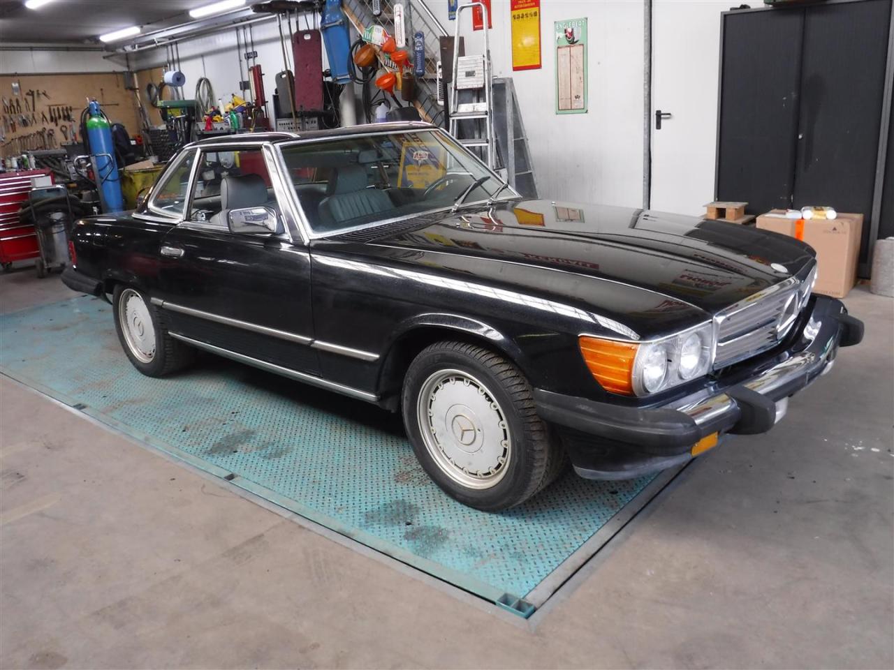 1988 Mercedes - Benz 560SL black &#039;&#039;88