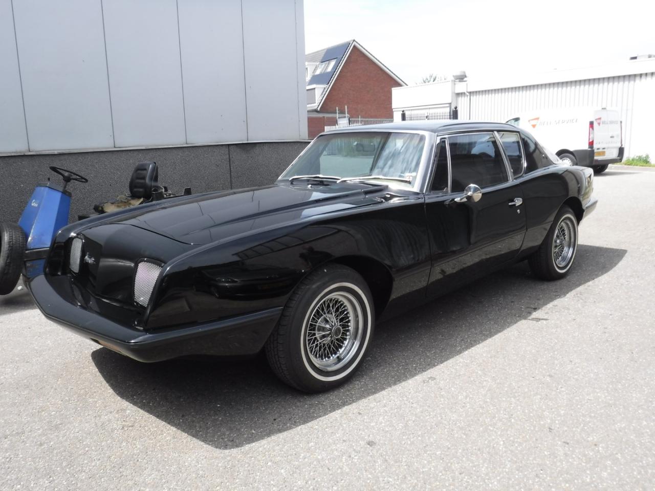 1984 Studebaker Avanti black