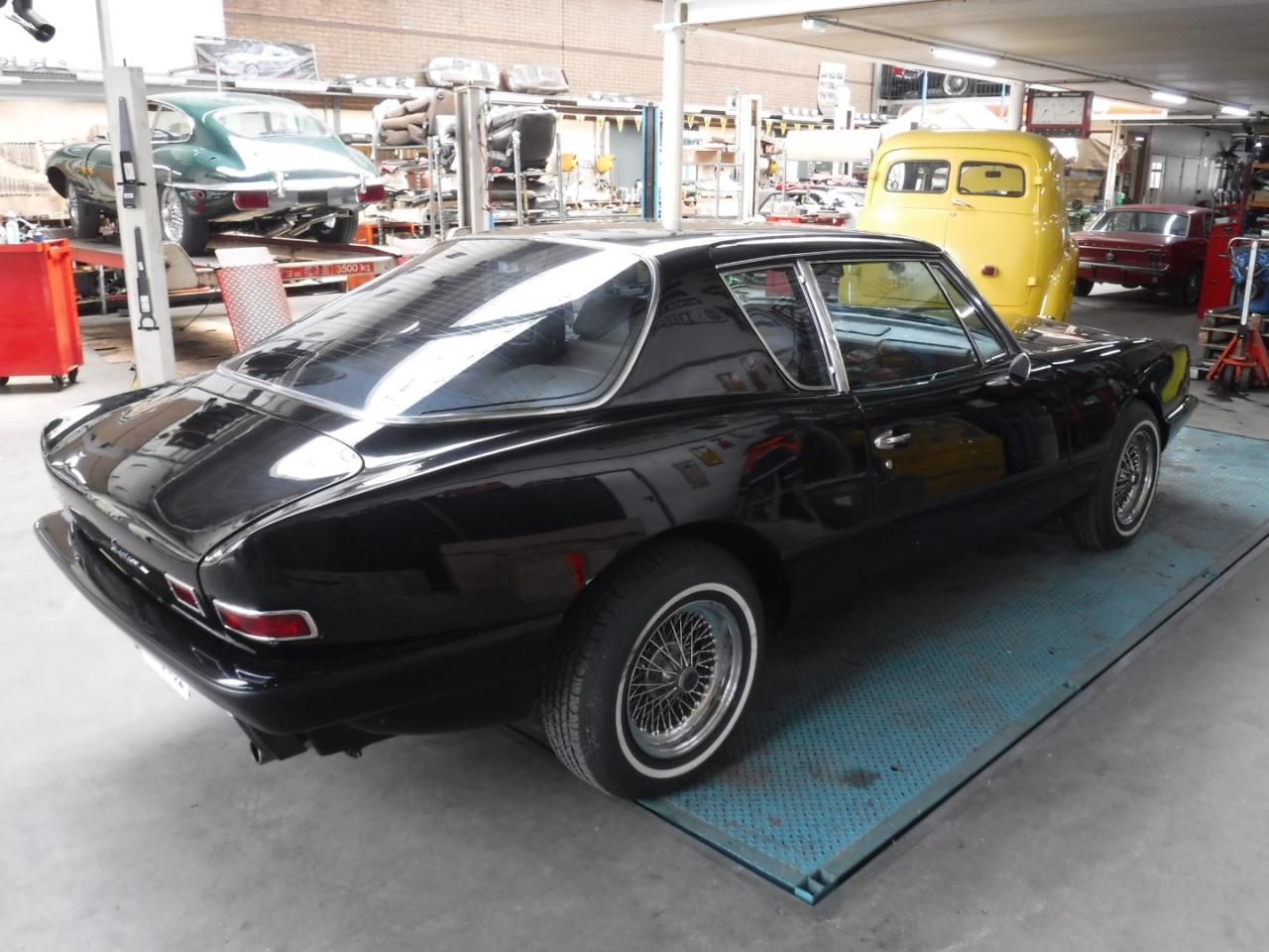 1984 Studebaker Avanti black