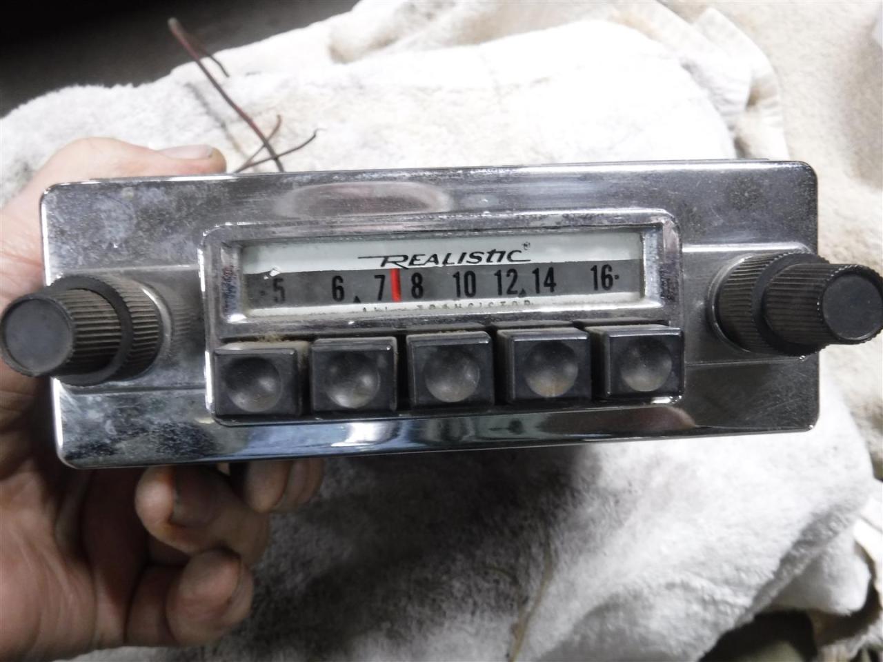 1960 Classic Car Radio Realistic