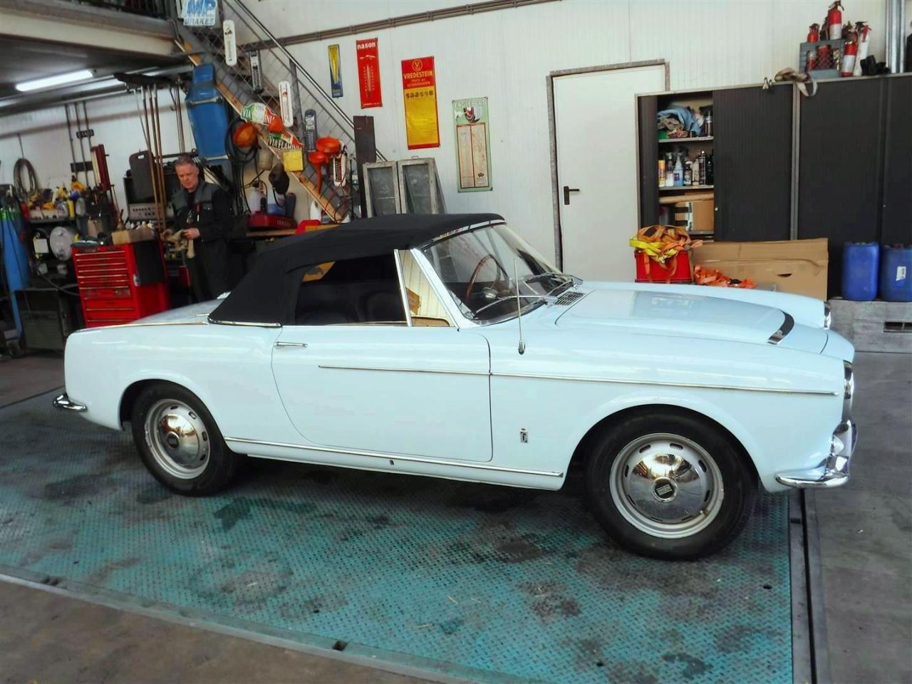 1961 Fiat 1500S spider blue