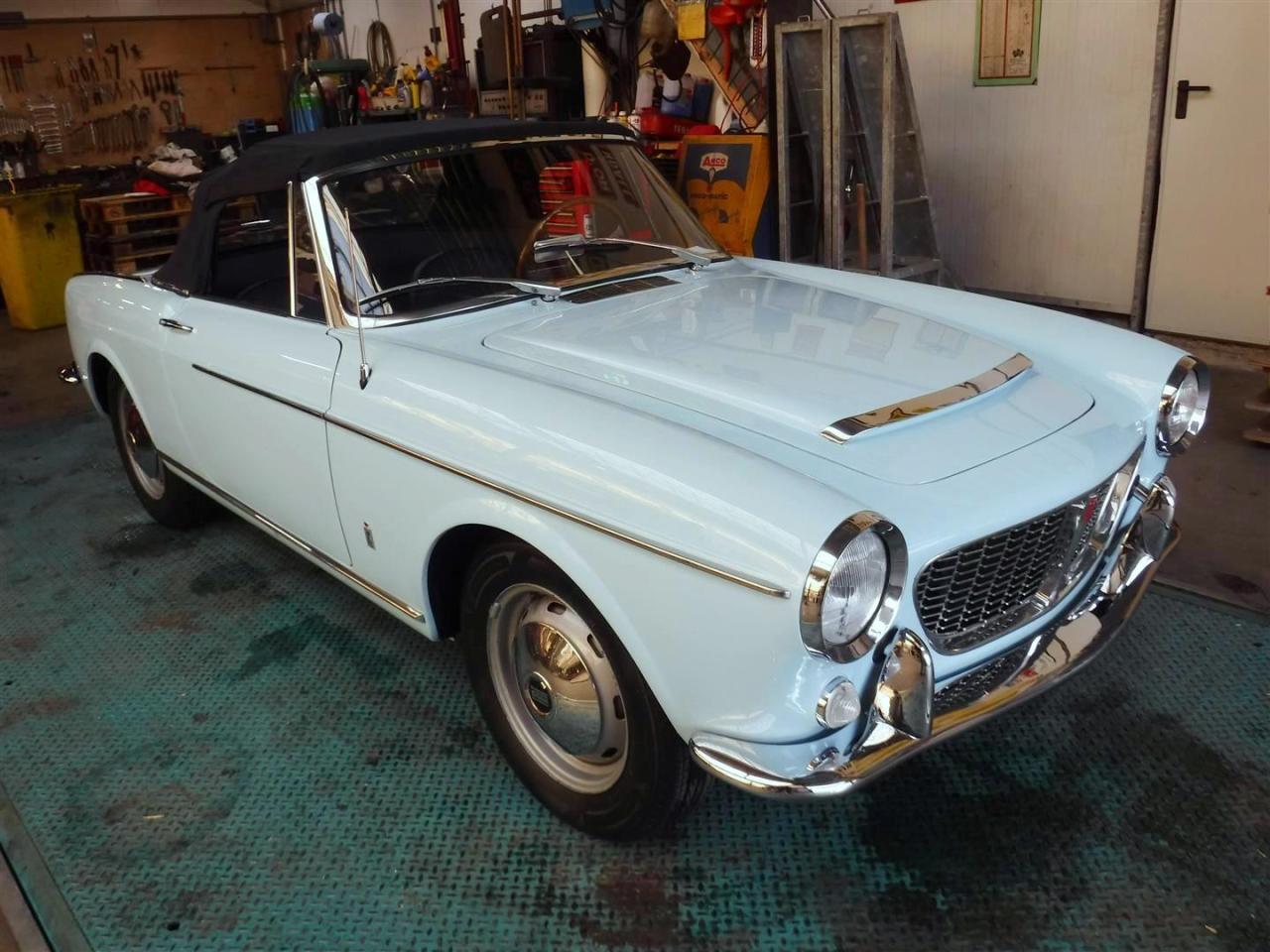 1961 Fiat 1500S spider blue