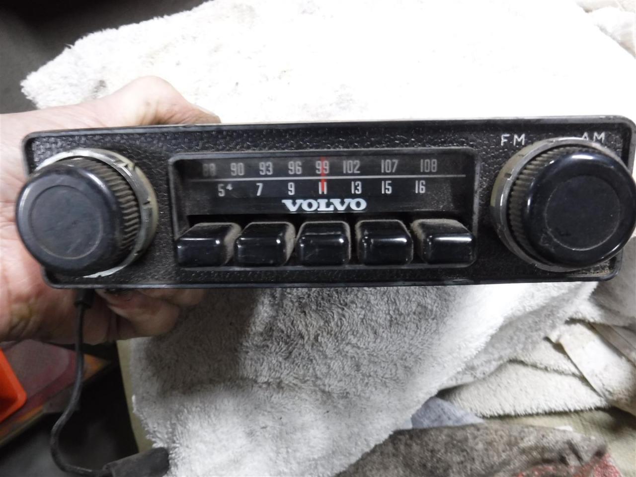 1900 Volvo parts radio