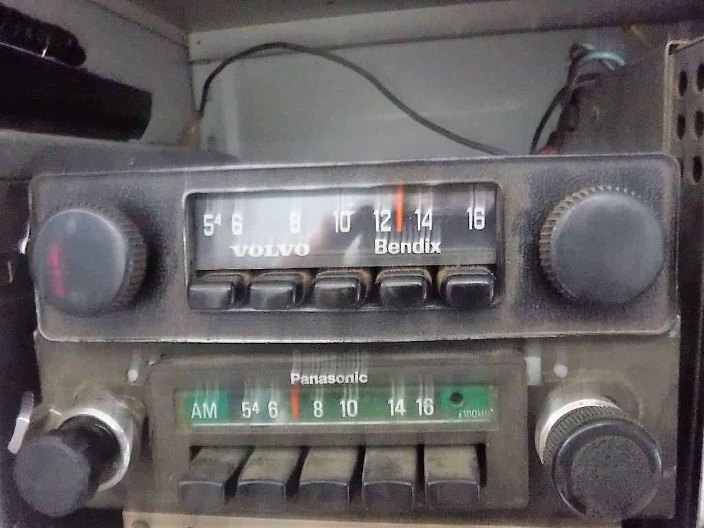 1900 Volvo parts radio