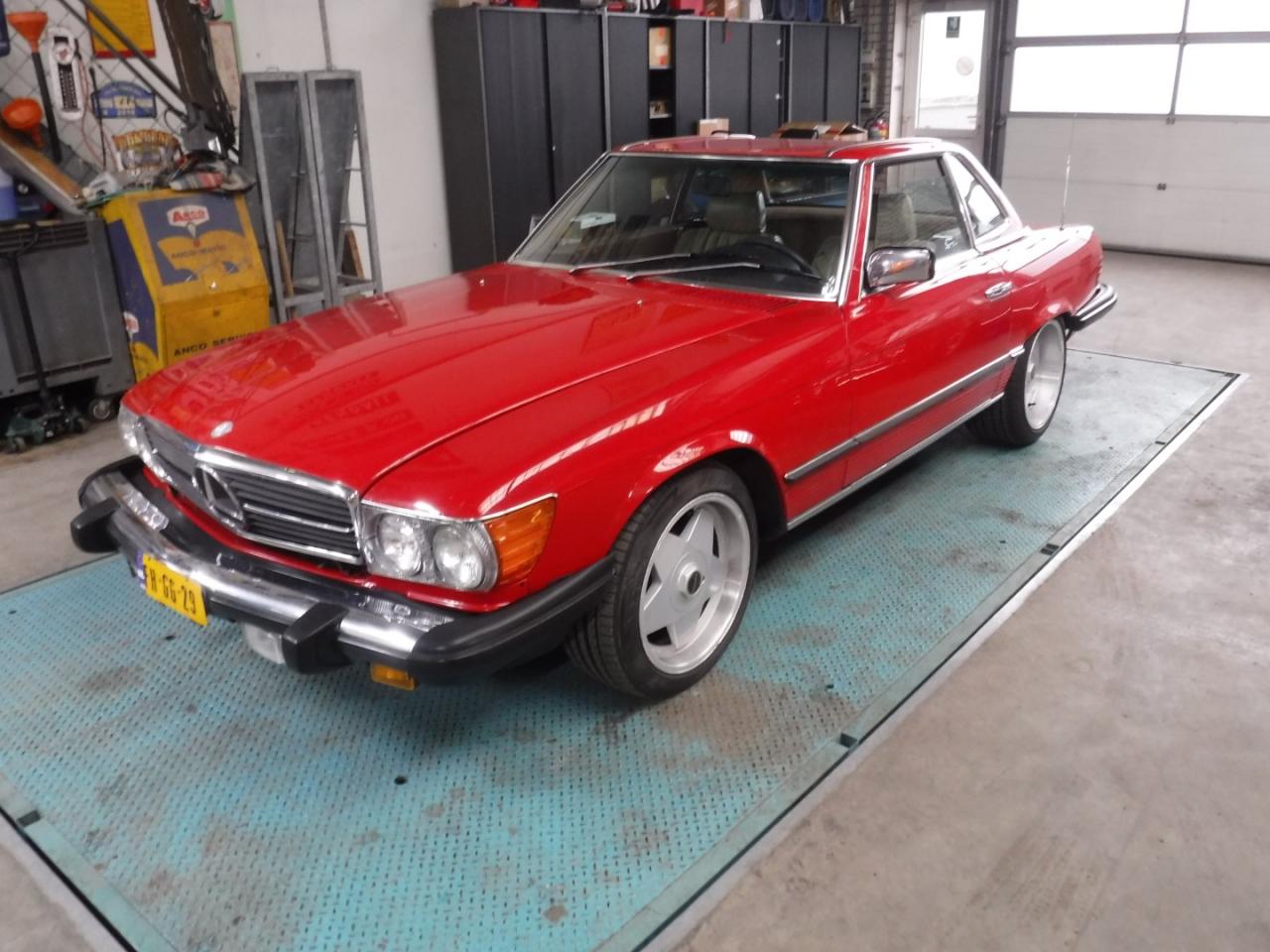 1985 Mercedes - Benz 380SL W107 Roadster red