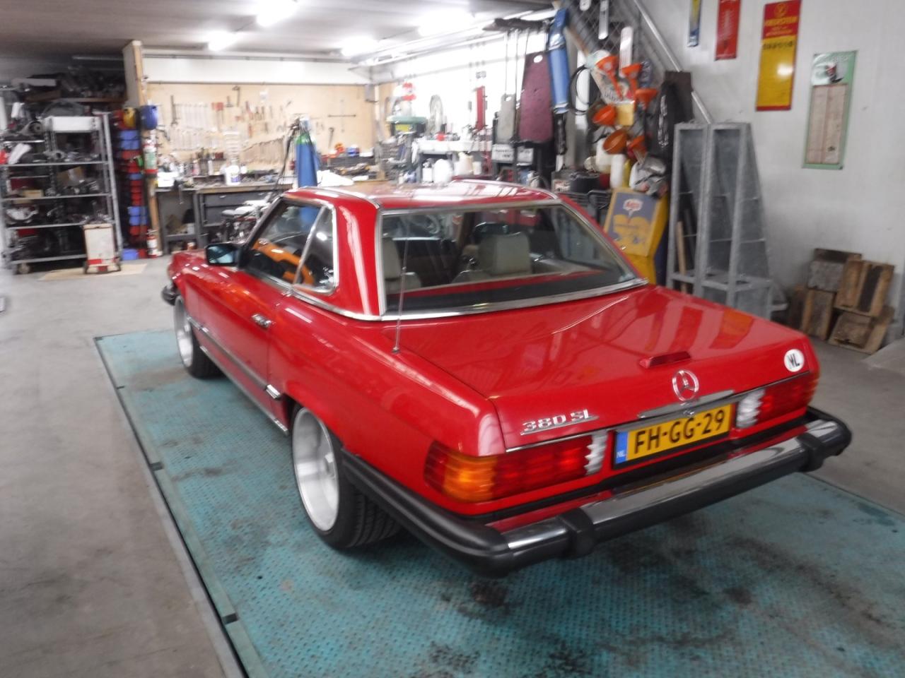 1985 Mercedes - Benz 380SL W107 Roadster red