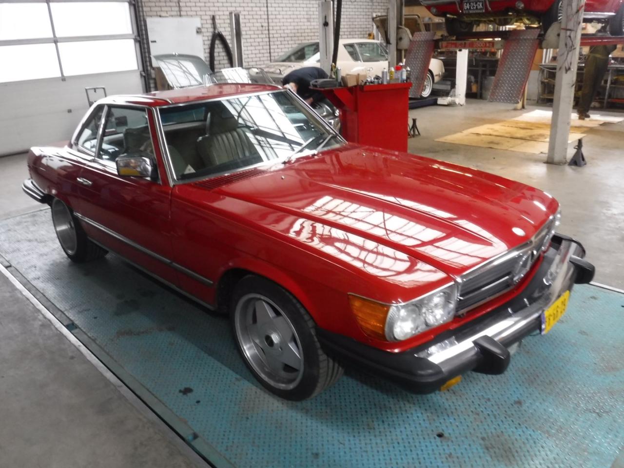 1985 Mercedes - Benz 380SL W107 Roadster red