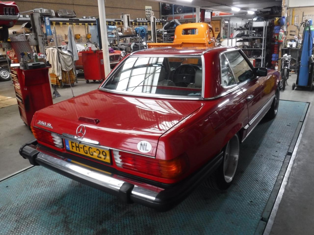 1985 Mercedes - Benz 380SL W107 Roadster red