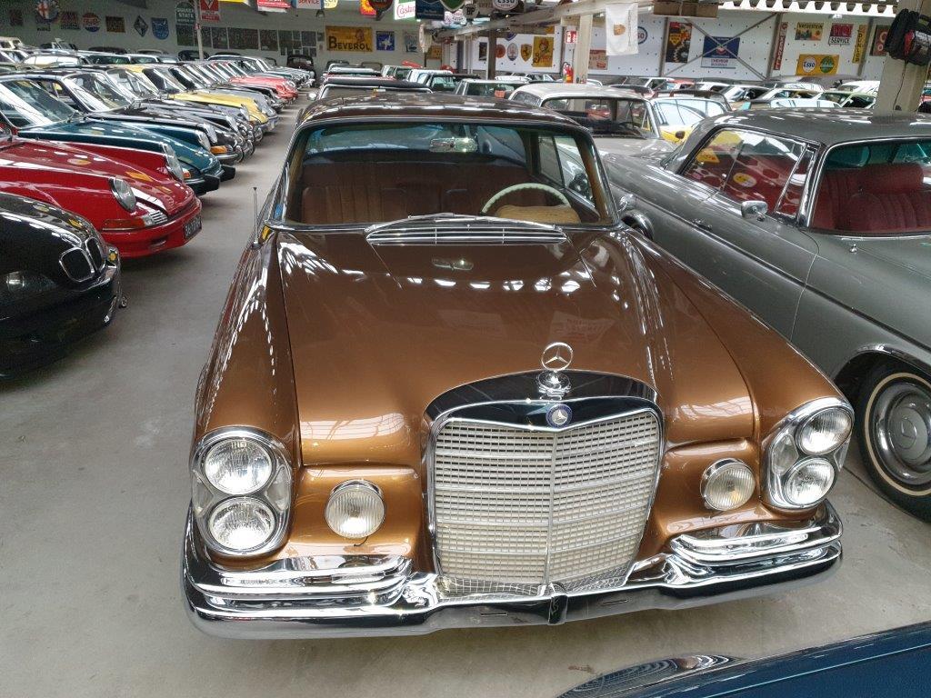 1966 Mercedes - Benz 250SE coupe gold W111