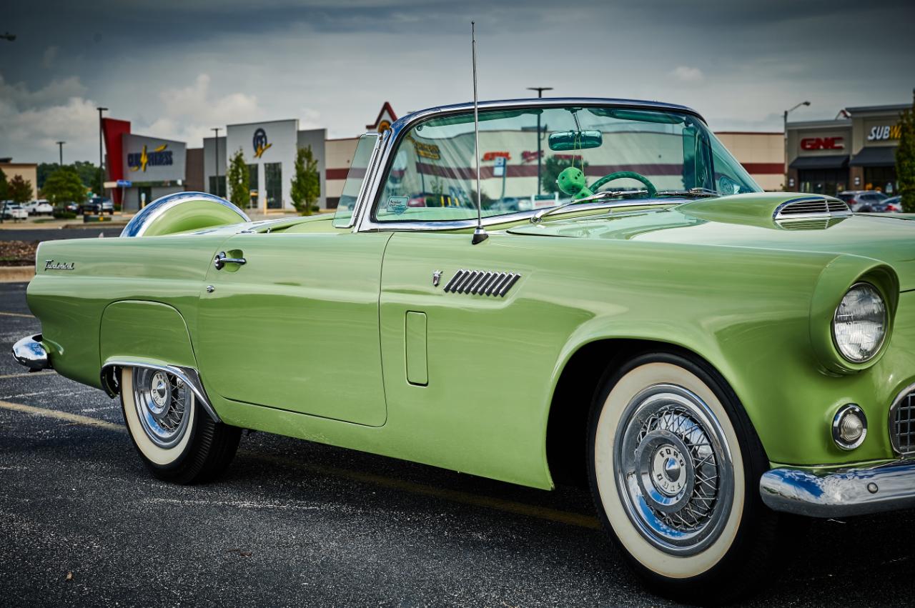 1956 Ford Thunderbird