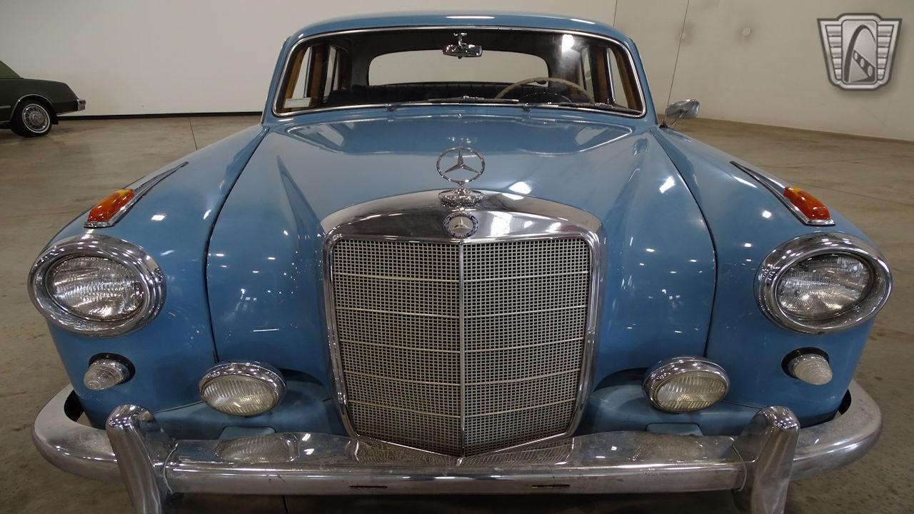 1959 Mercedes - Benz 220S