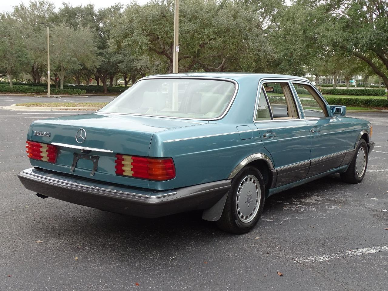 1991 Mercedes - Benz 300SE