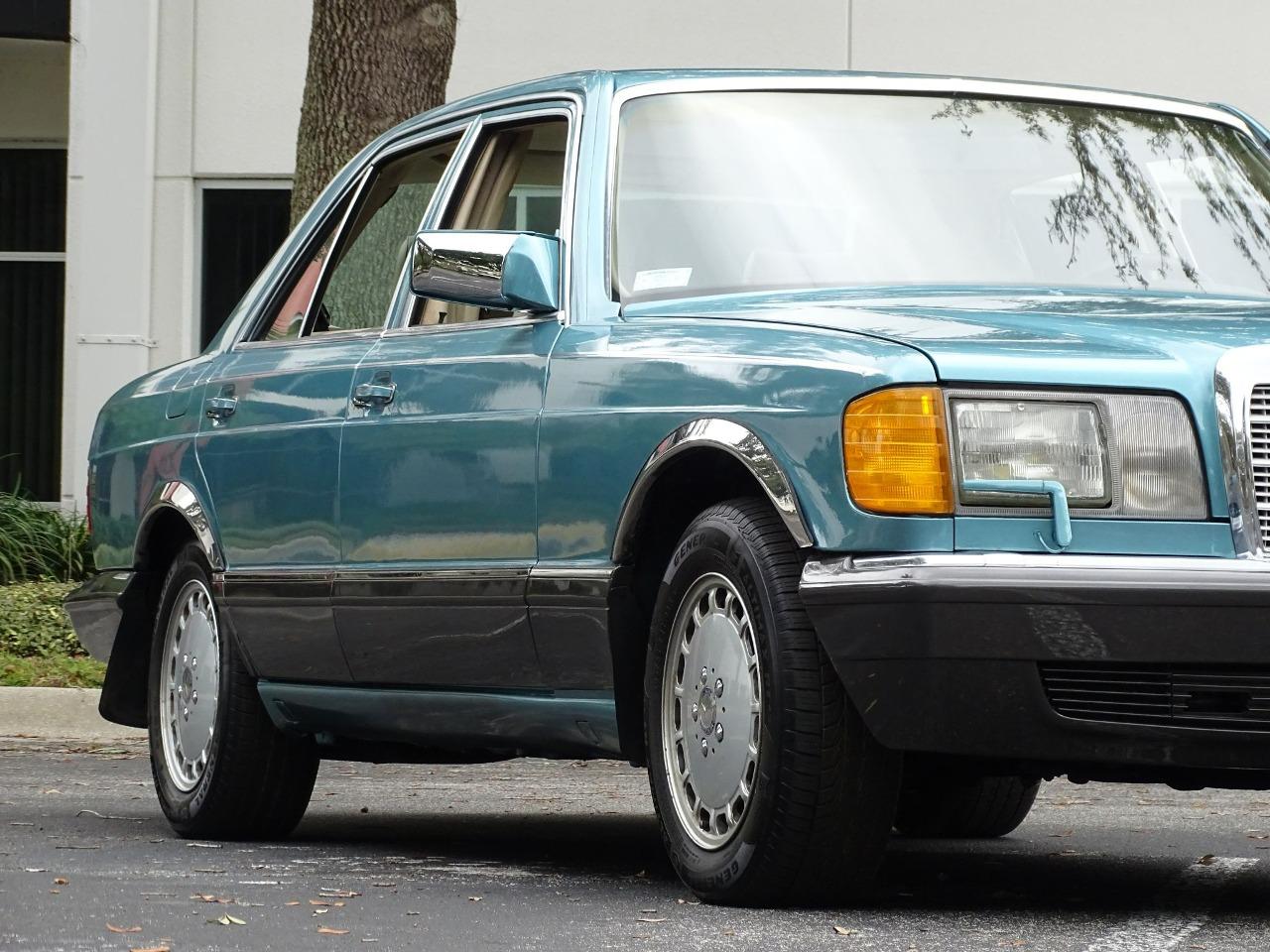 1991 Mercedes - Benz 300SE