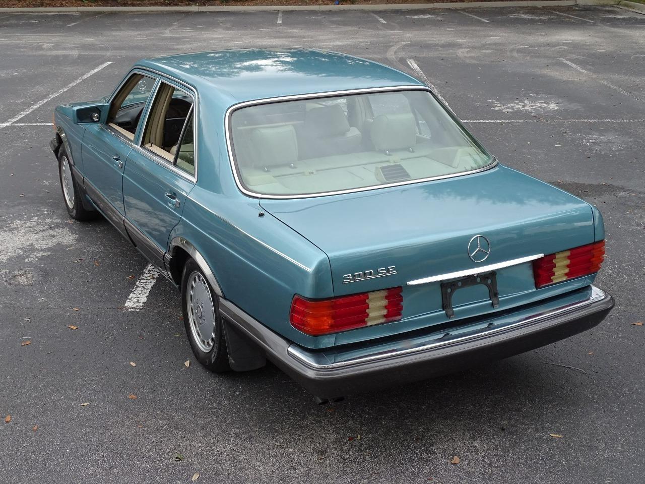 1991 Mercedes - Benz 300SE