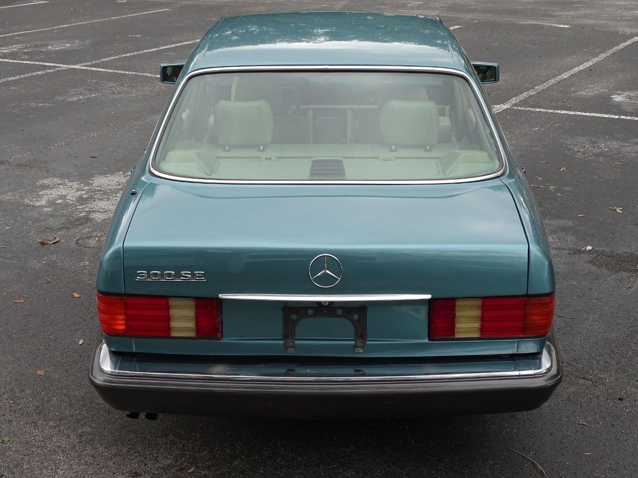 1991 Mercedes - Benz 300SE