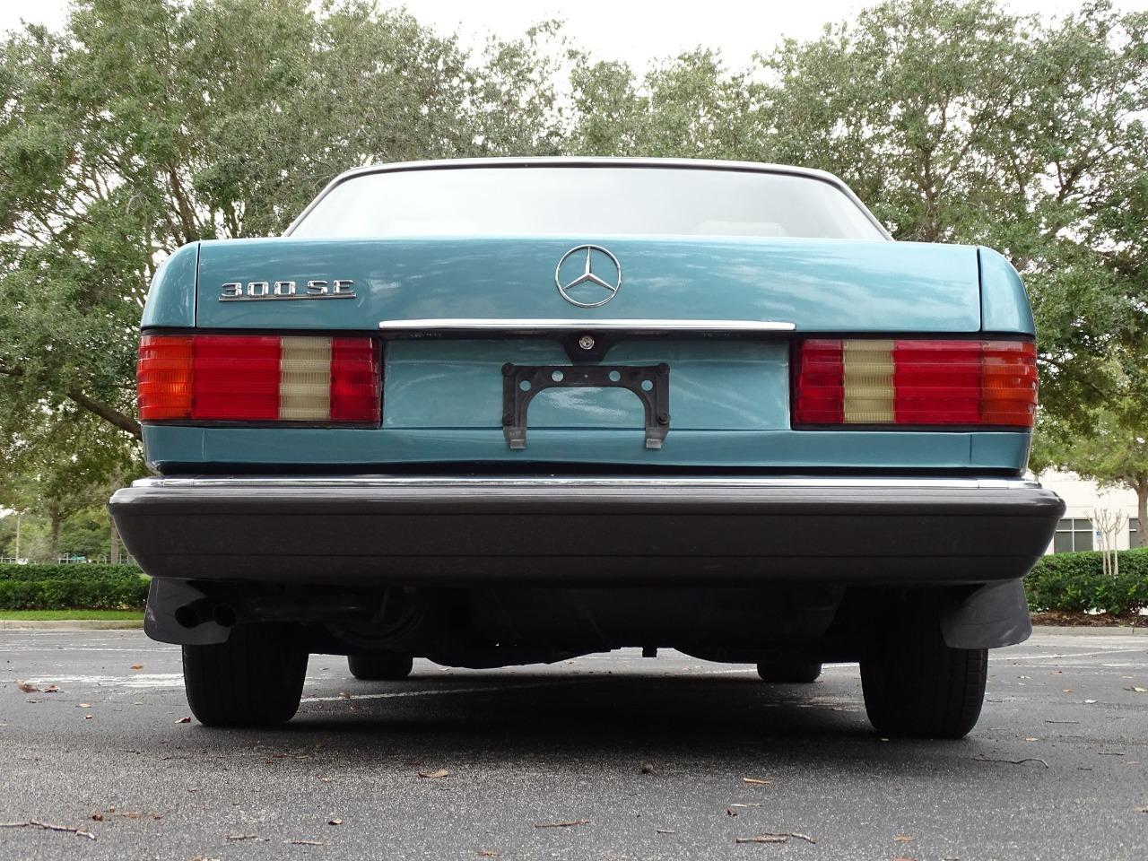 1991 Mercedes - Benz 300SE