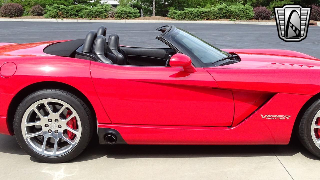 2004 Dodge Viper