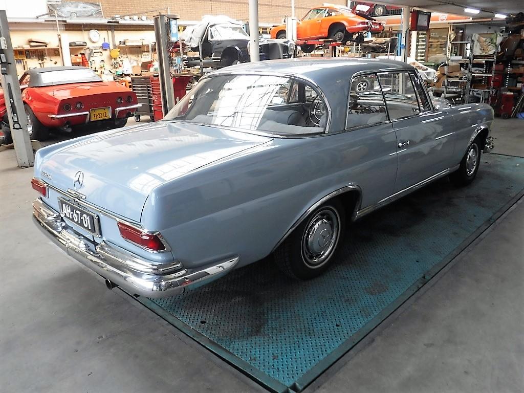 1963 Mercedes - Benz 220 SE Coupe W111