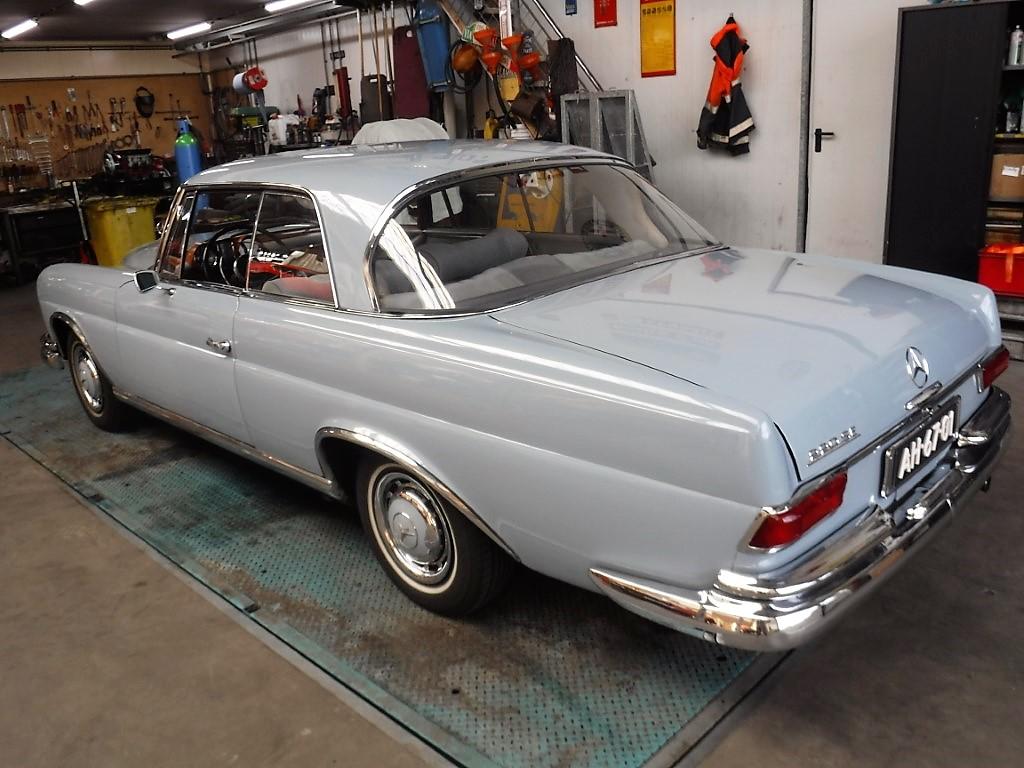 1963 Mercedes - Benz 220 SE Coupe W111