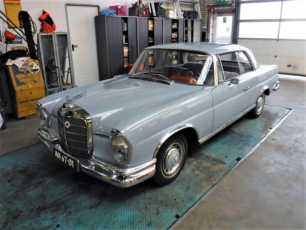 1963 Mercedes - Benz 220 SE Coupe W111