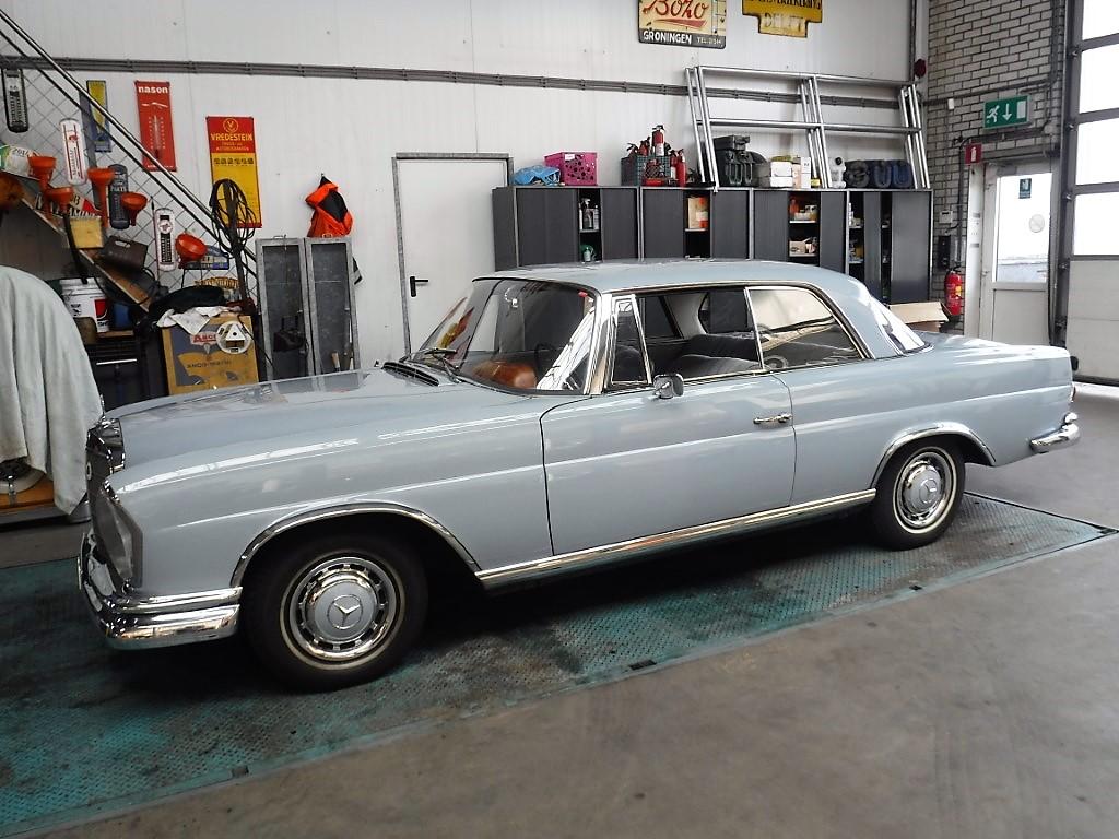 1963 Mercedes - Benz 220 SE Coupe W111