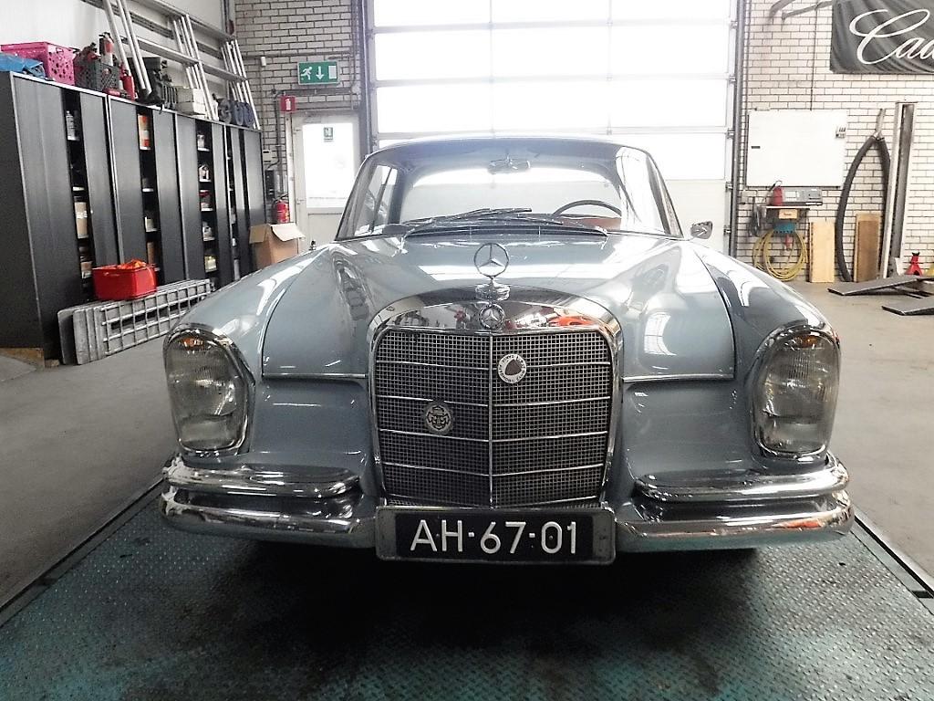 1963 Mercedes - Benz 220 SE Coupe W111