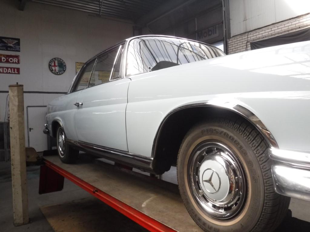 1963 Mercedes - Benz 220 SE Coupe W111