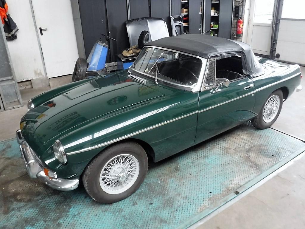 1965 MG B Cabrio  no. 7802