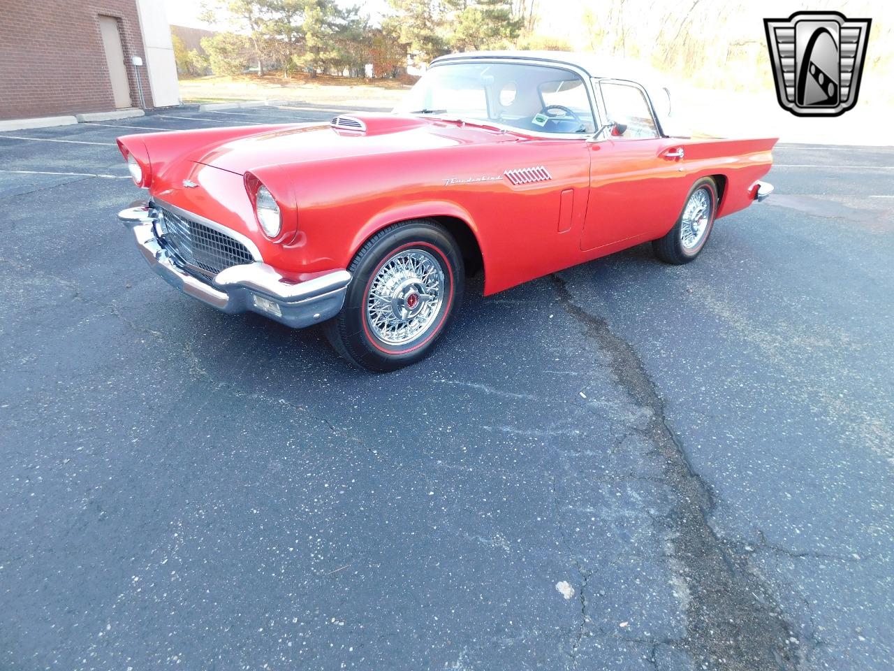 1957 Ford Thunderbird